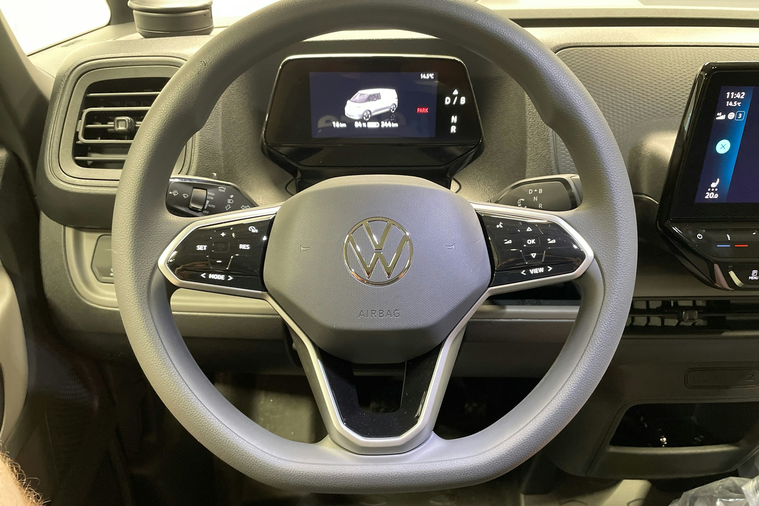 met. sininen Volkswagen ID. Buzz Cargo 2024 kuva 14.
