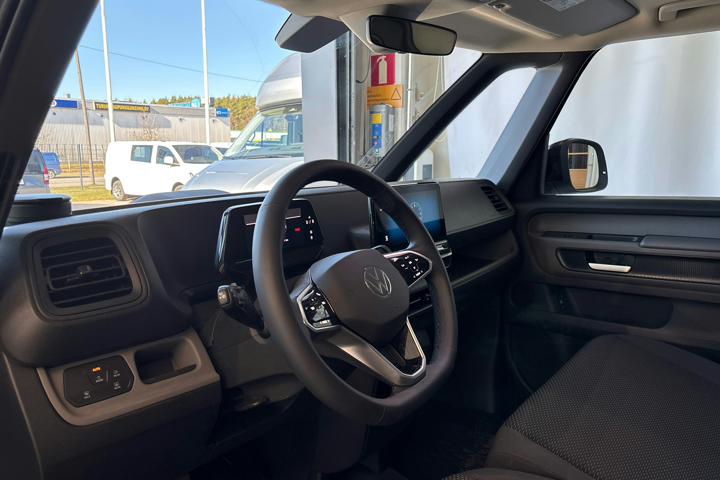 moniväri Volkswagen ID. Buzz Cargo 2024 kuva 6.