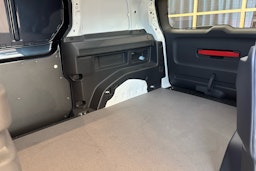 moniväri Volkswagen ID. Buzz Cargo 2024 kuva 8.