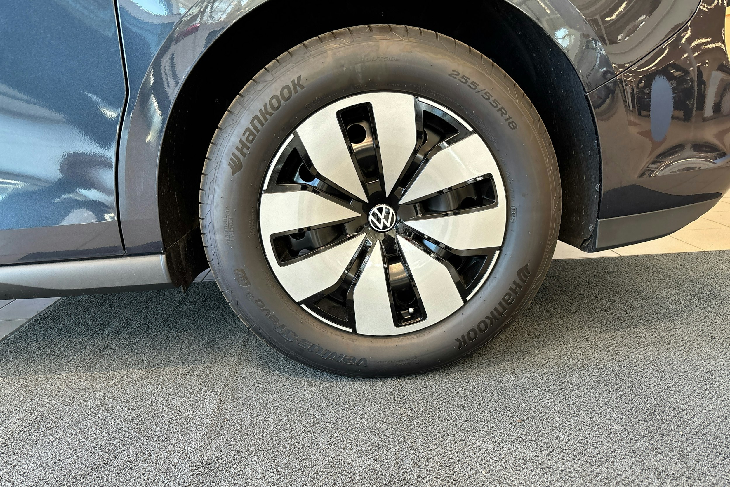 moniväri Volkswagen ID. Buzz Cargo 2024 kuva 9.