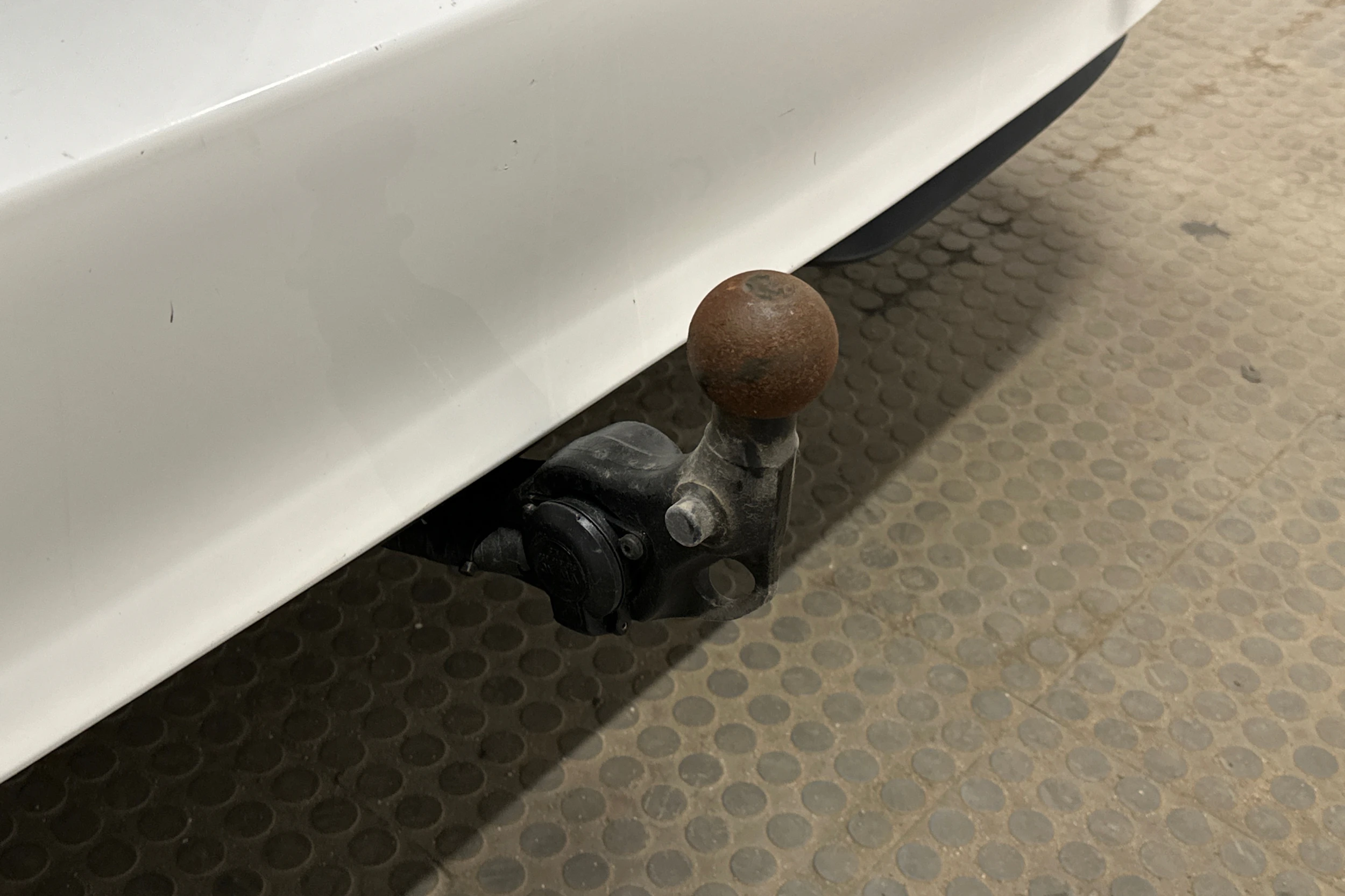valkoinen Volkswagen ID. Buzz Cargo 2024 kuva 17.