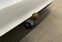 valkoinen Volkswagen ID. Buzz Cargo 2024 kuva 17.