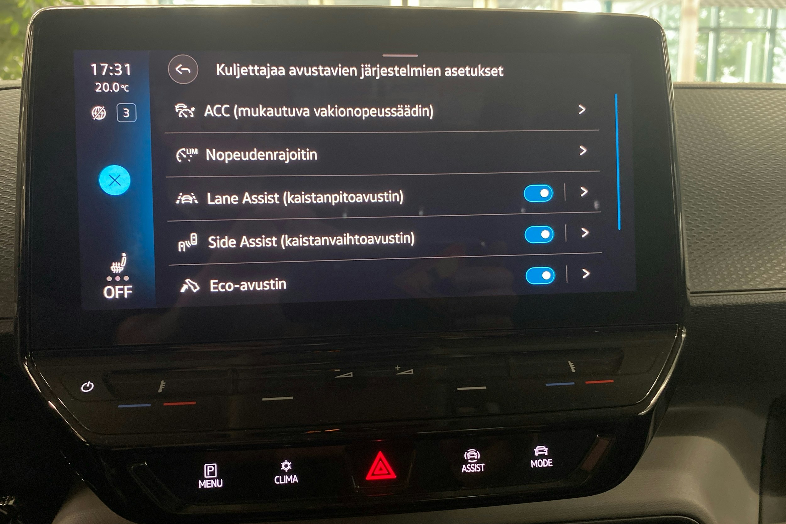 met. musta Volkswagen ID. Buzz Cargo 2024 kuva 14.