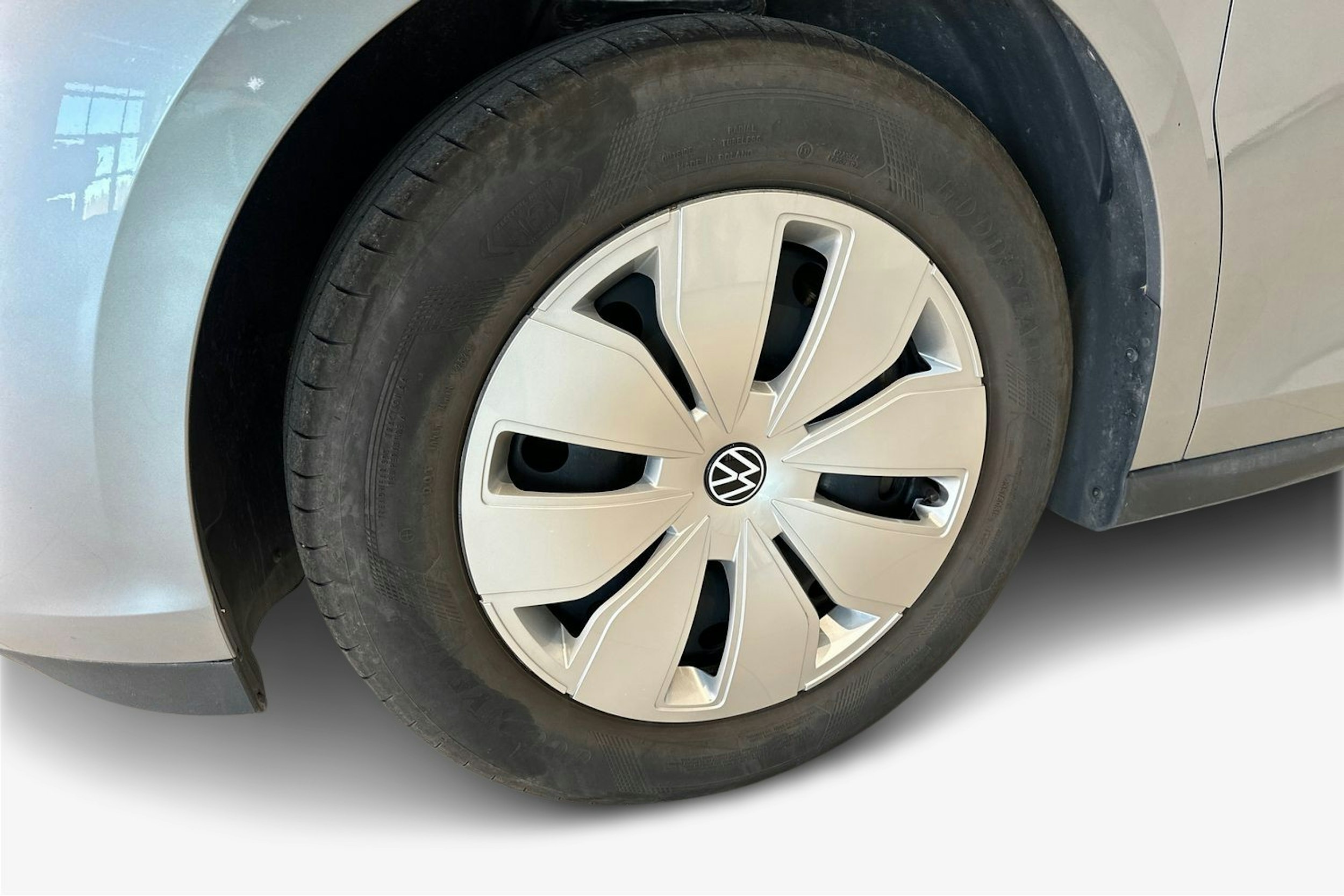 harmaa Volkswagen ID. Buzz Cargo 2024 kuva 10.