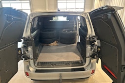 harmaa Volkswagen ID. Buzz Cargo 2024 kuva 15.