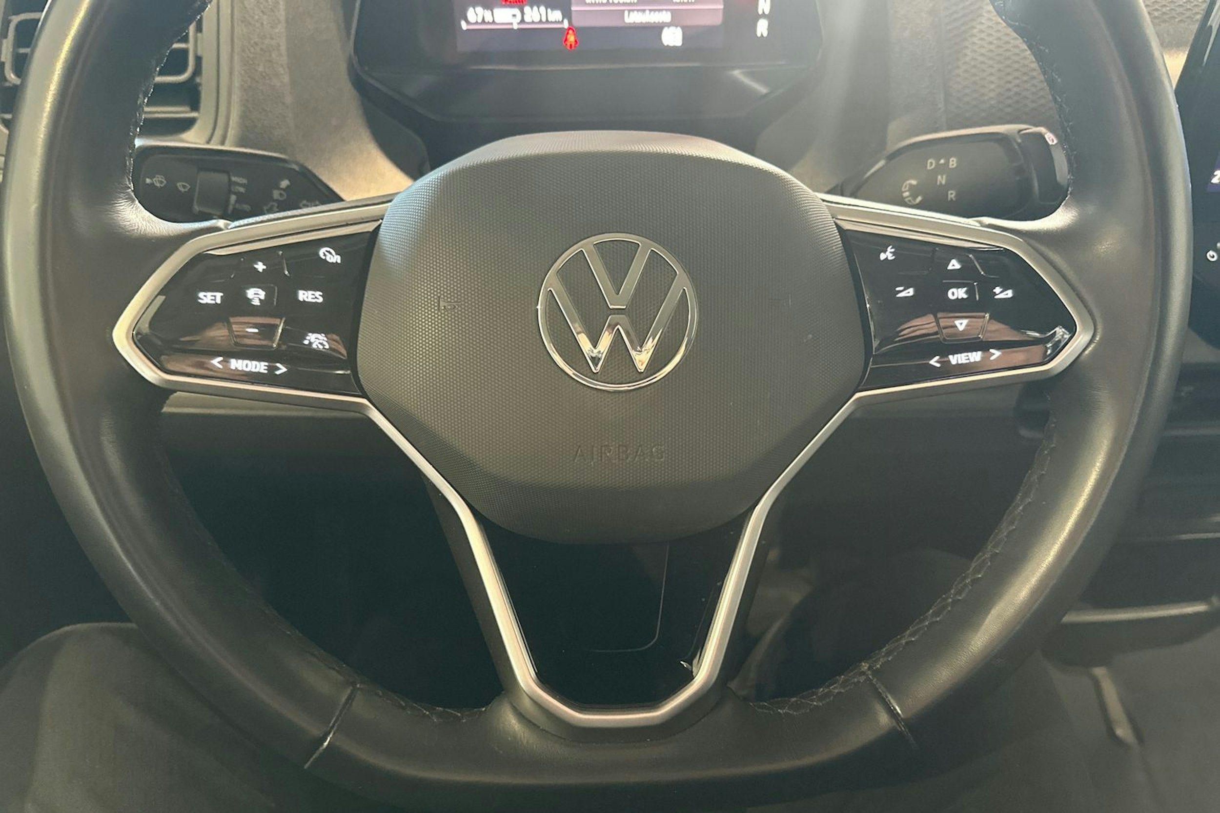 harmaa Volkswagen ID. Buzz Cargo 2024 kuva 18.