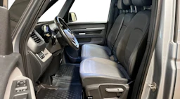 met. harmaa Volkswagen ID. Buzz Cargo 2025 kuva 8.