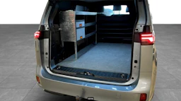 met. harmaa Volkswagen ID. Buzz Cargo 2025 kuva 11.