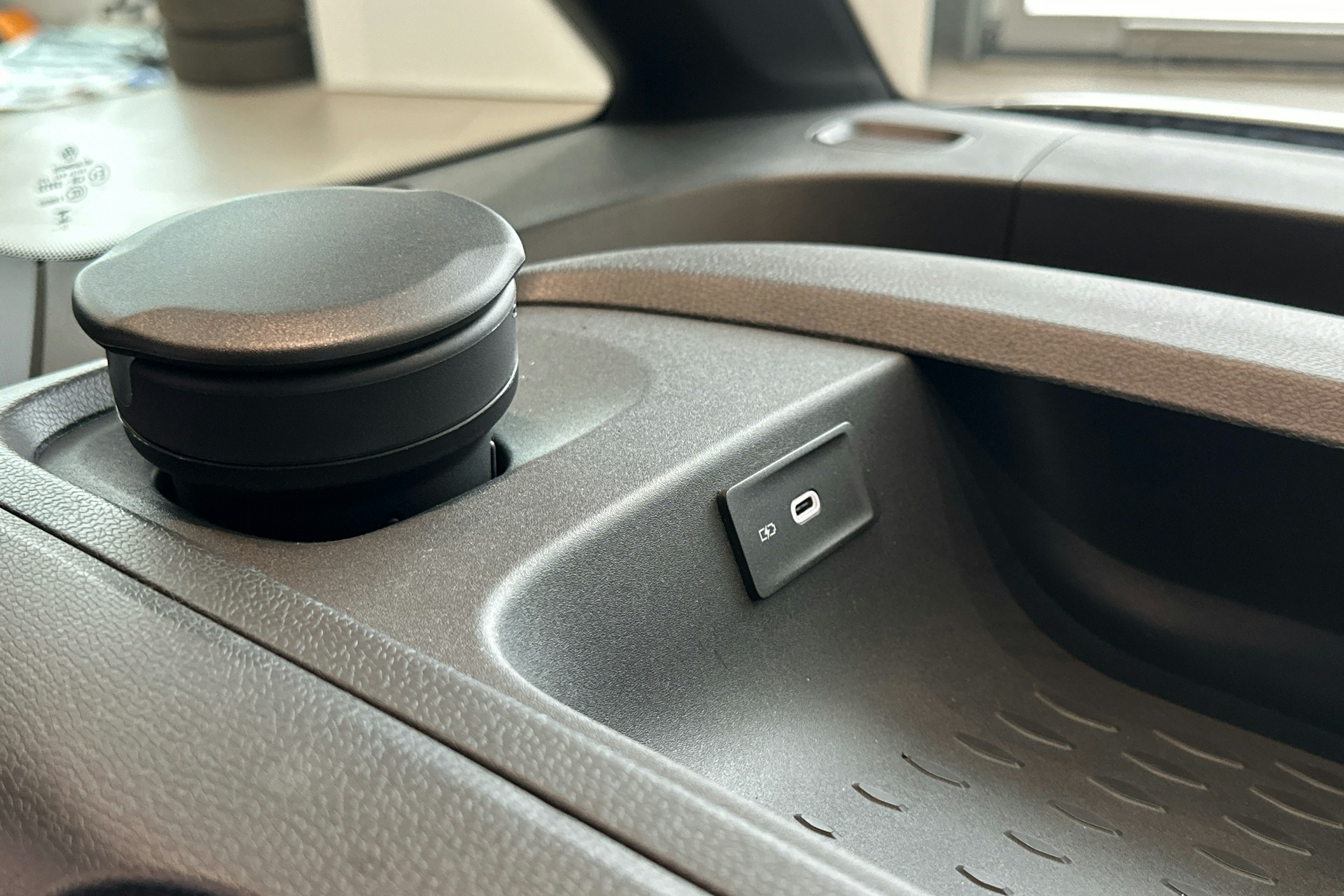 harmaa Volkswagen ID. Buzz Cargo 2025 kuva 17.