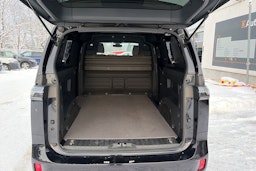 Musta Volkswagen ID. Buzz Cargo 2025 kuva 17.