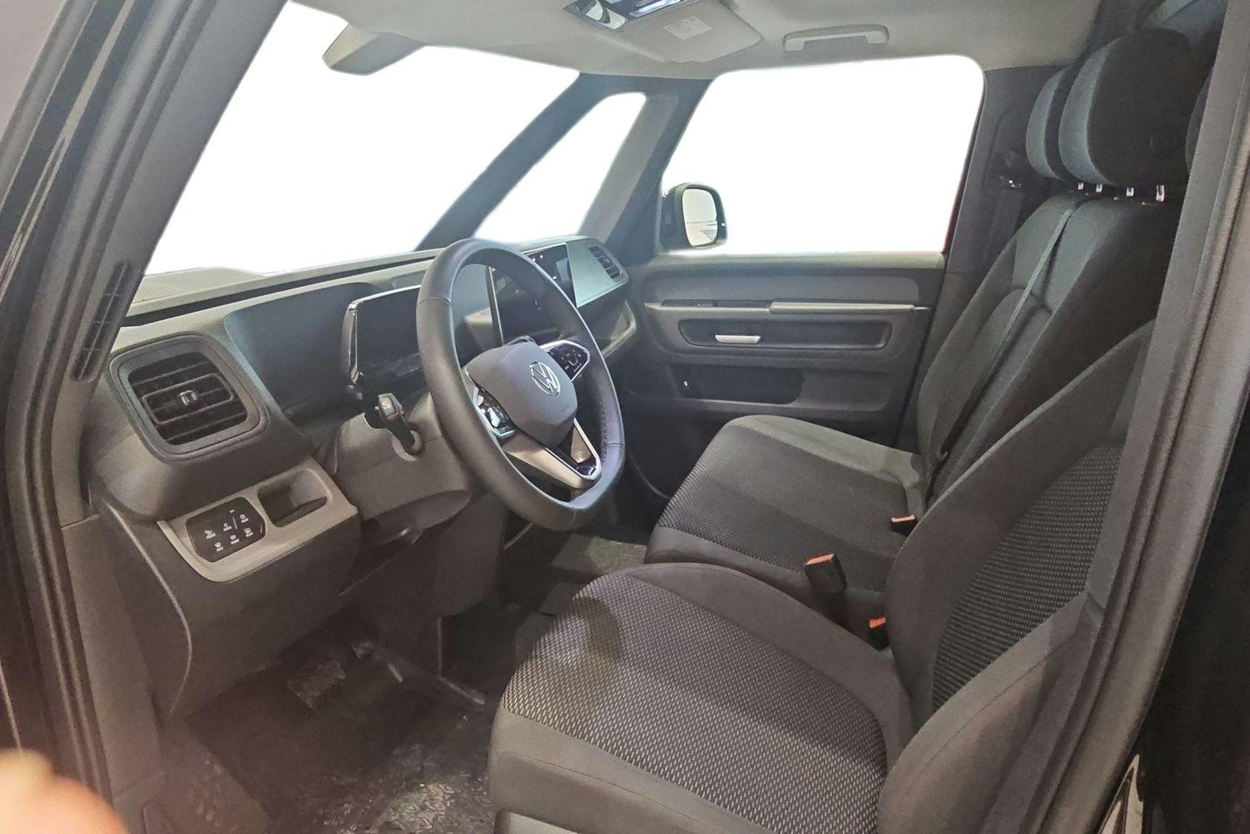 met. musta Volkswagen ID. Buzz Cargo 2025 kuva 8.