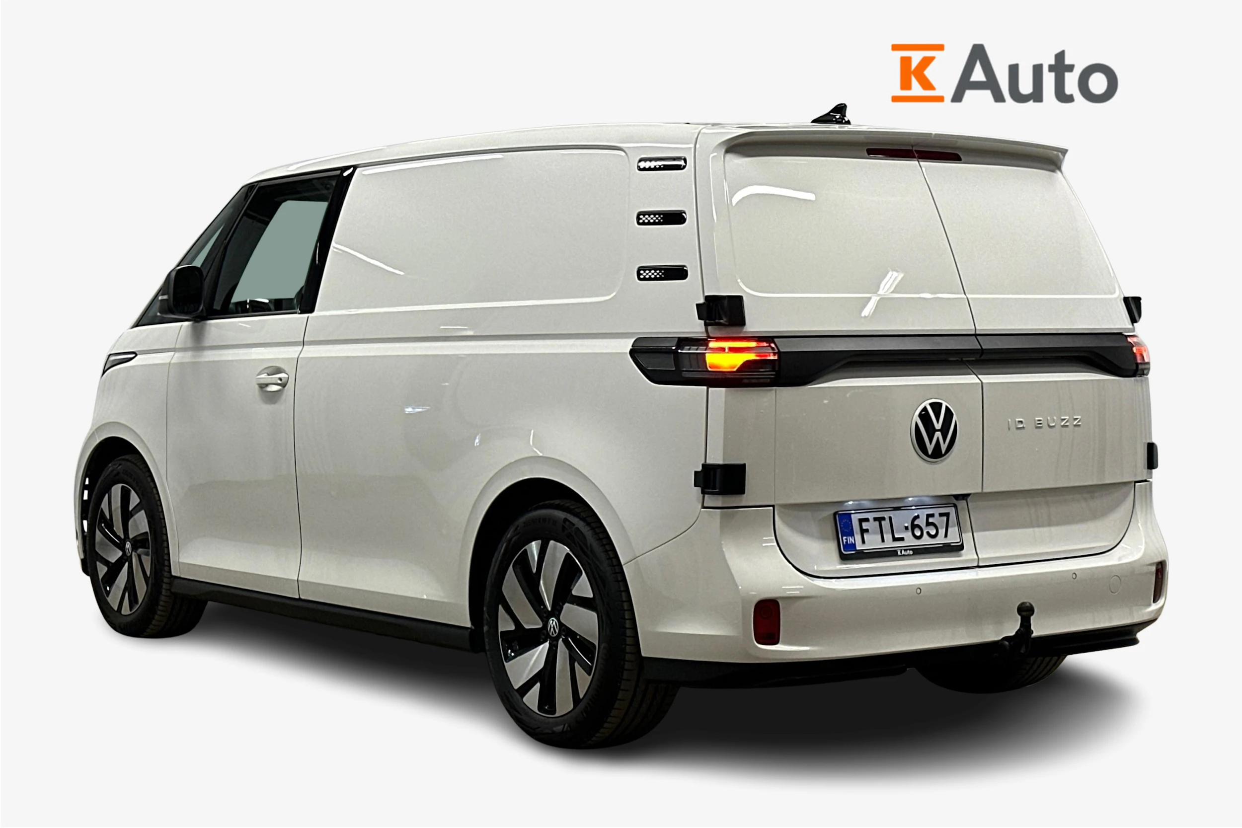 valkoinen Volkswagen ID. Buzz Cargo 2025 kuva 2.