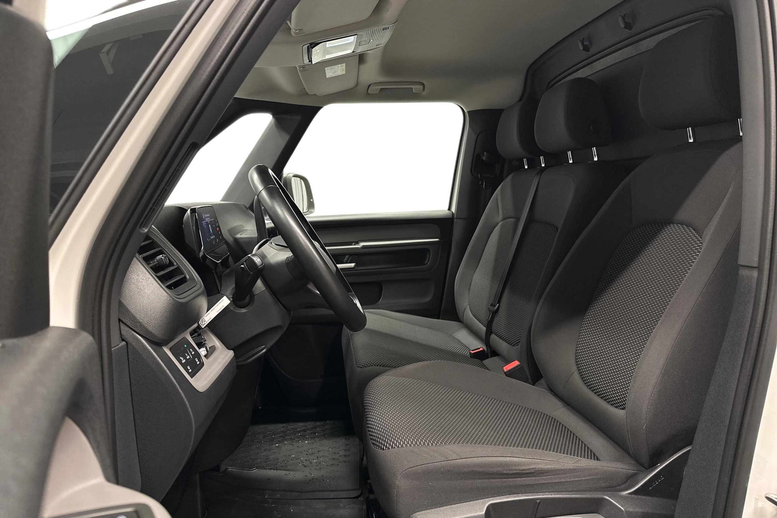 valkoinen Volkswagen ID. Buzz Cargo 2025 kuva 8.
