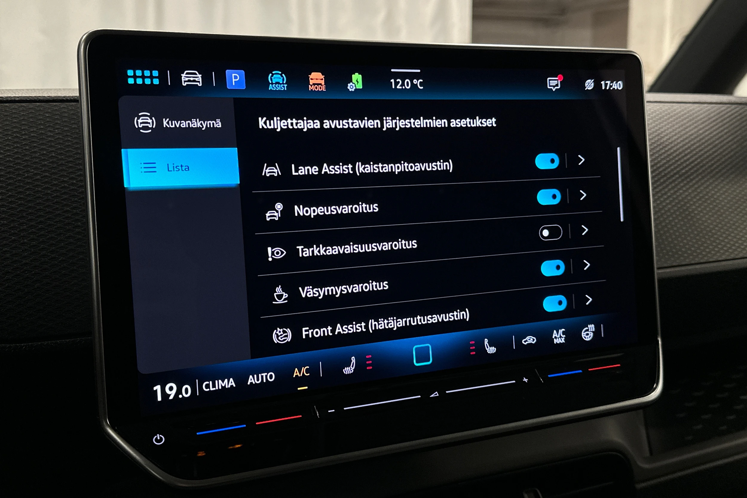 valkoinen Volkswagen ID. Buzz Cargo 2025 kuva 21.