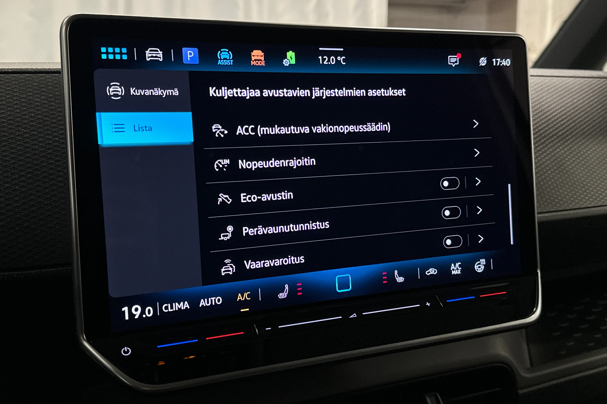 valkoinen Volkswagen ID. Buzz Cargo 2025 kuva 22.