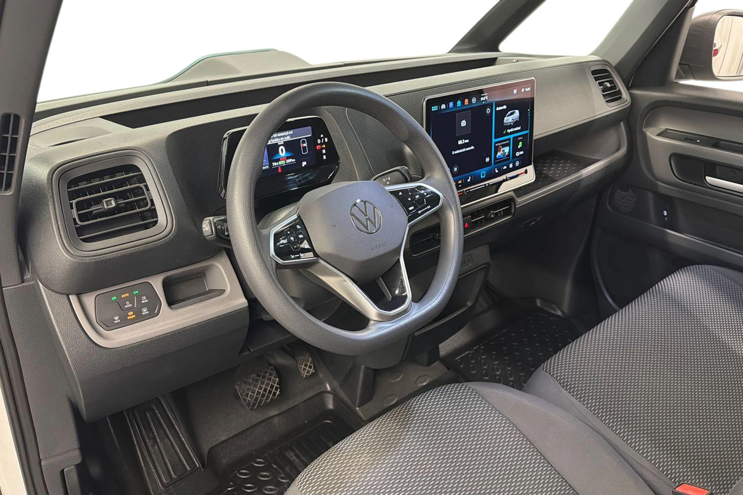 valkoinen Volkswagen ID. Buzz Cargo 2025 kuva 6.