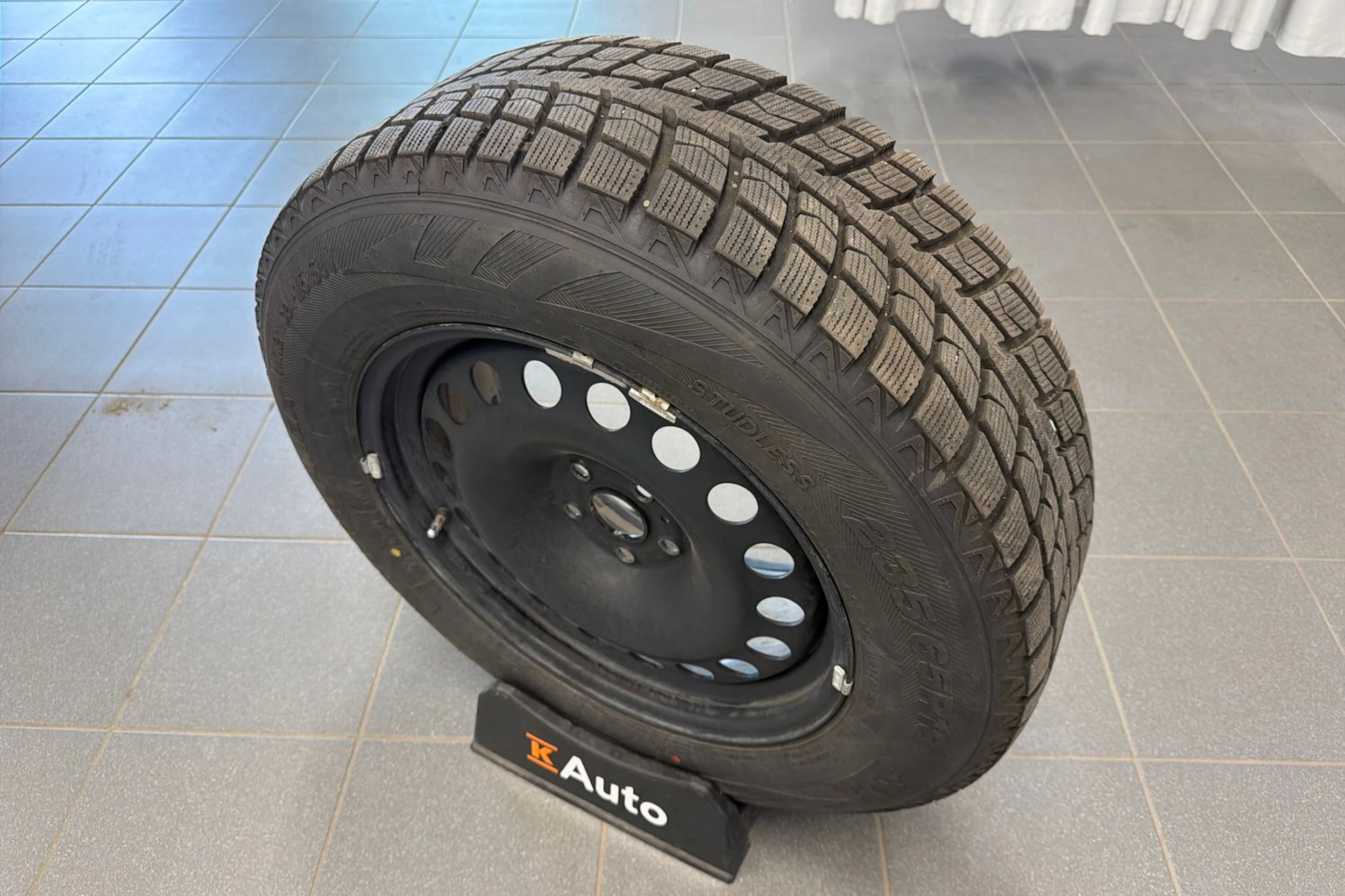 valkoinen Volkswagen ID. Buzz Cargo 2025 kuva 14.