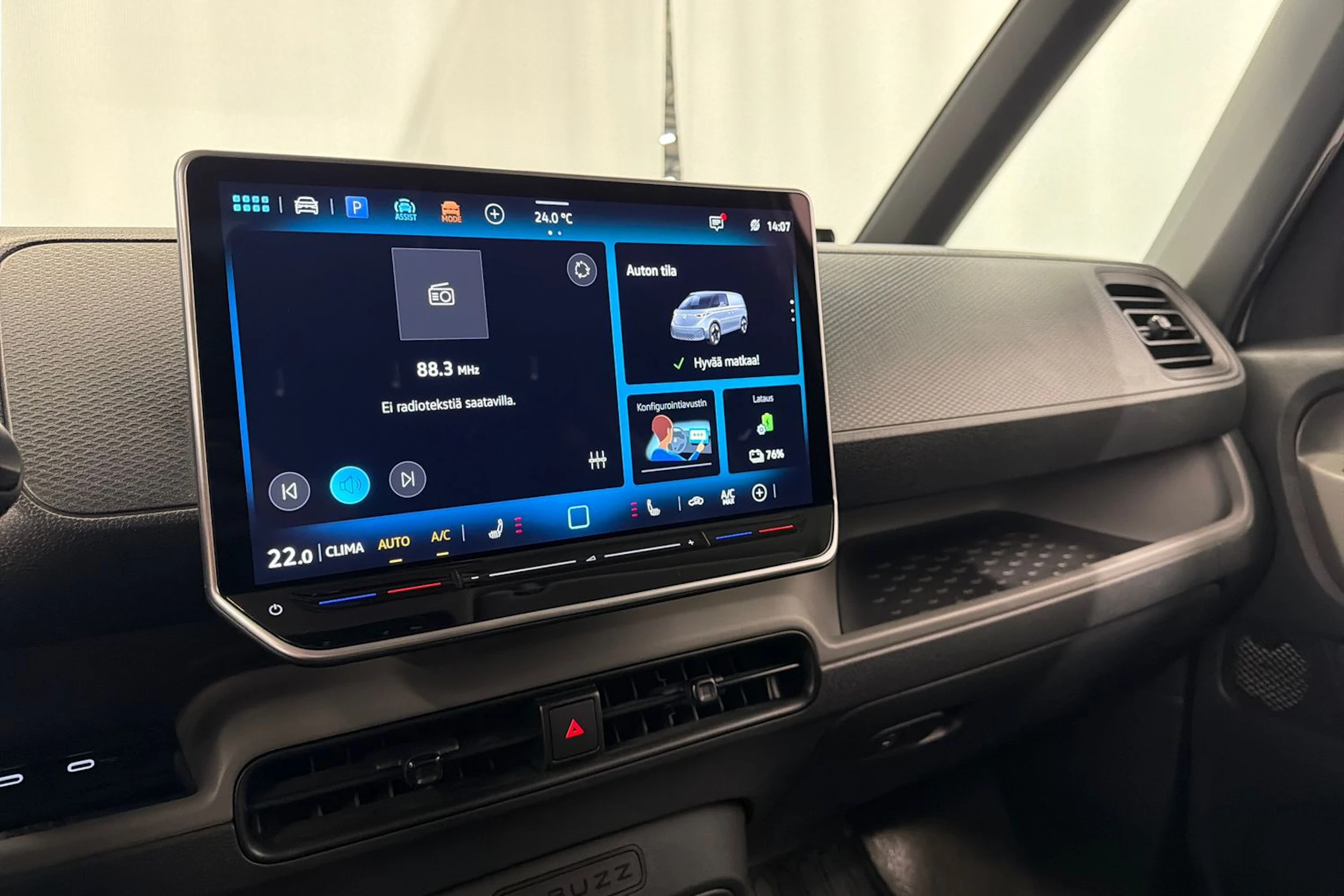 valkoinen Volkswagen ID. Buzz Cargo 2025 kuva 18.