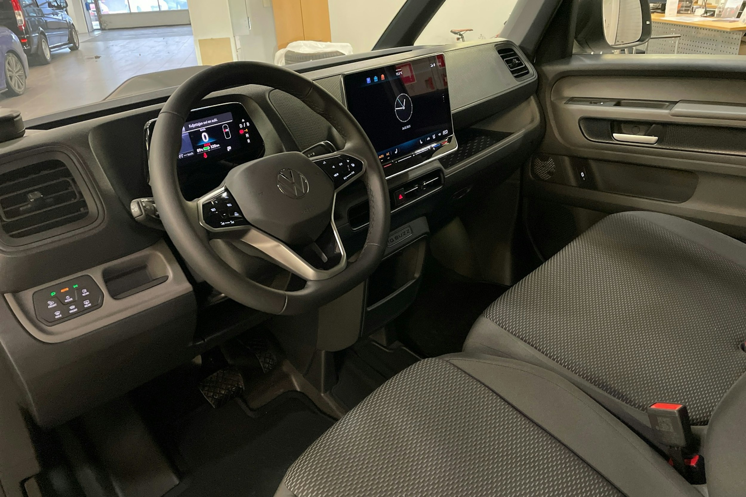 valkoinen Volkswagen ID. Buzz Cargo 2025 kuva 6.