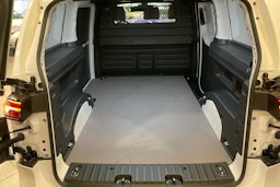 valkoinen Volkswagen ID. Buzz Cargo 2025 kuva 10.