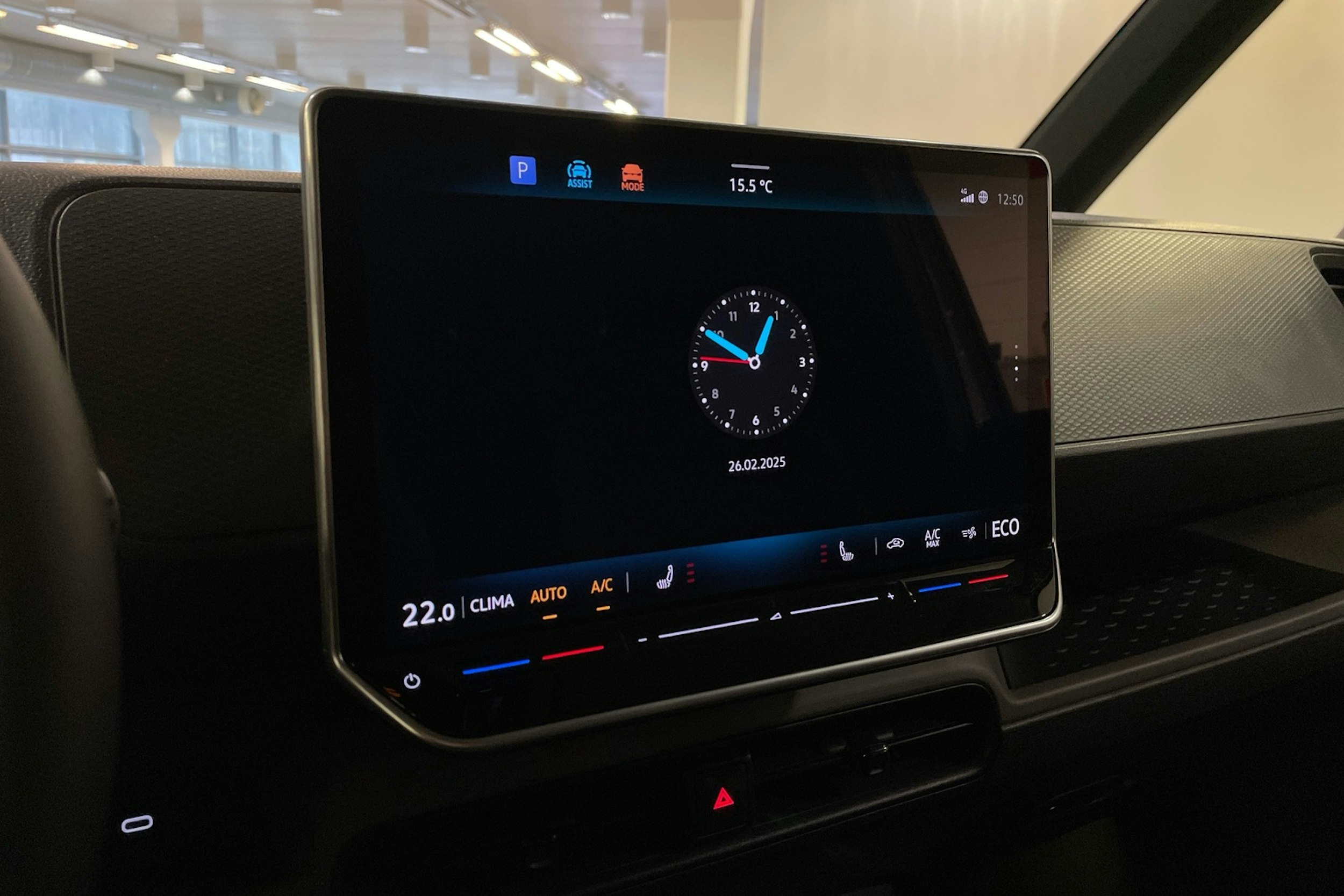 valkoinen Volkswagen ID. Buzz Cargo 2025 kuva 18.