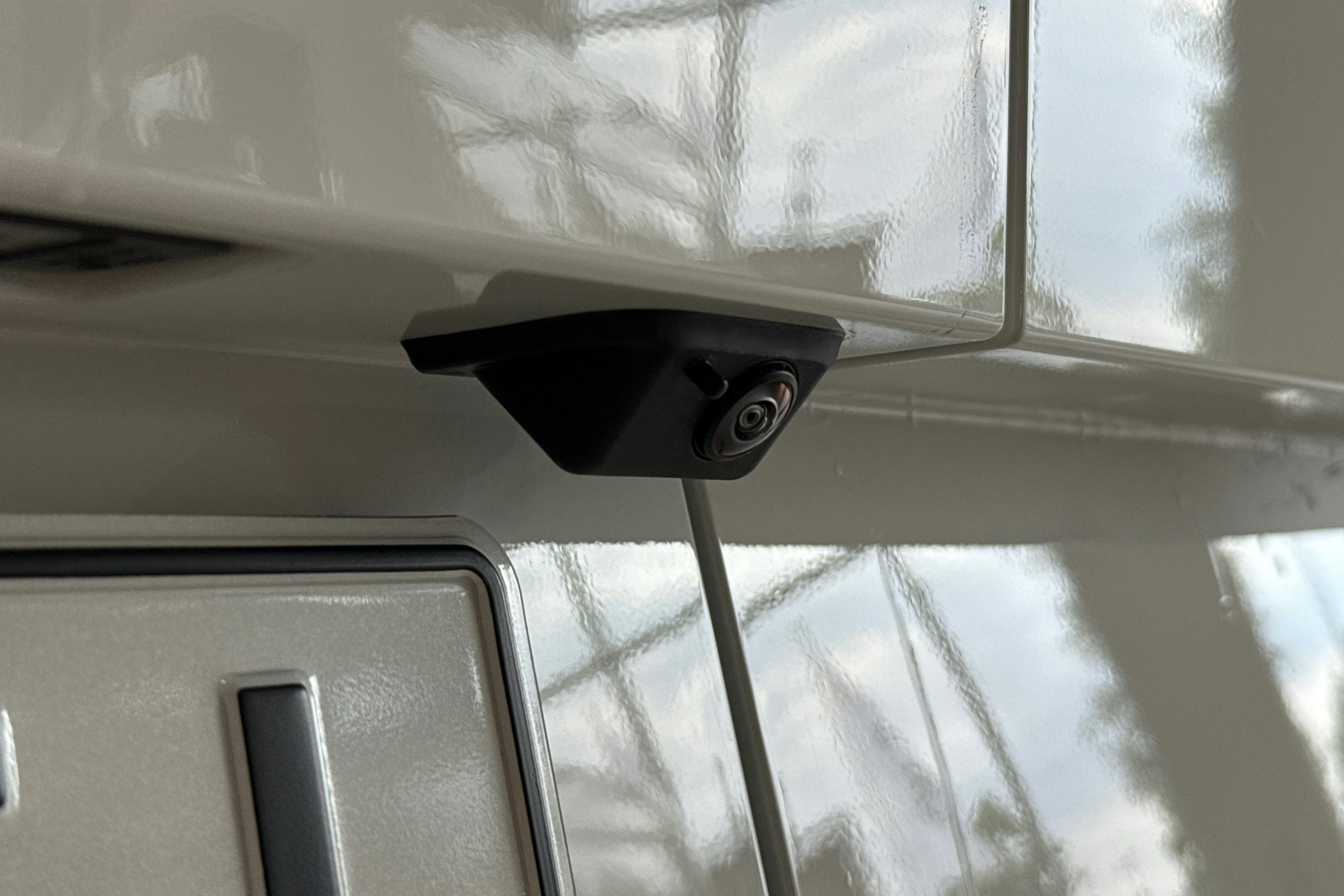 valkoinen Volkswagen ID. Buzz Cargo 2025 kuva 12.
