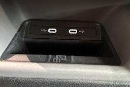 valkoinen Volkswagen ID. Buzz Cargo 2025 kuva 28.