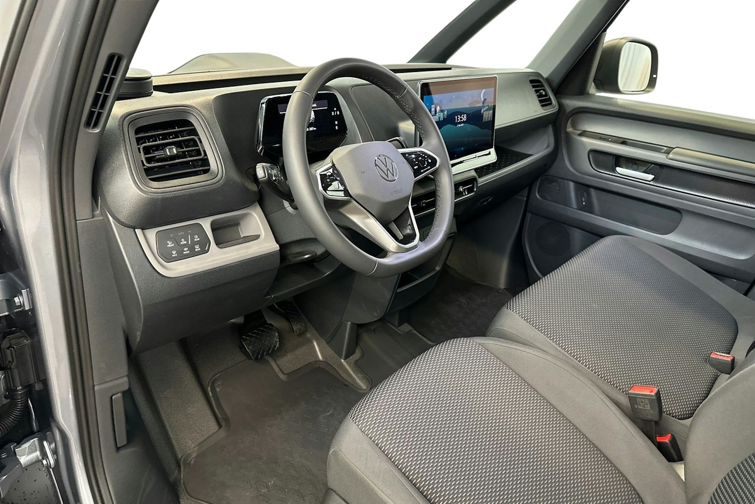 harmaa Volkswagen ID. Buzz Cargo 2025 kuva 8.