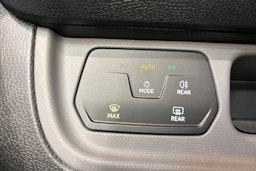 sininen Volkswagen ID. Buzz Cargo 2025 kuva 15.