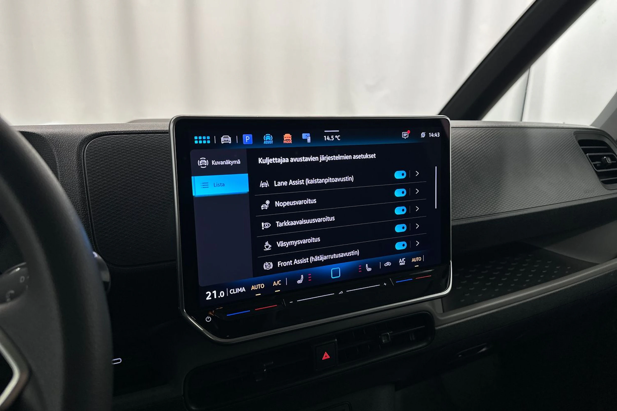 musta Volkswagen ID. Buzz Cargo 2025 kuva 20.