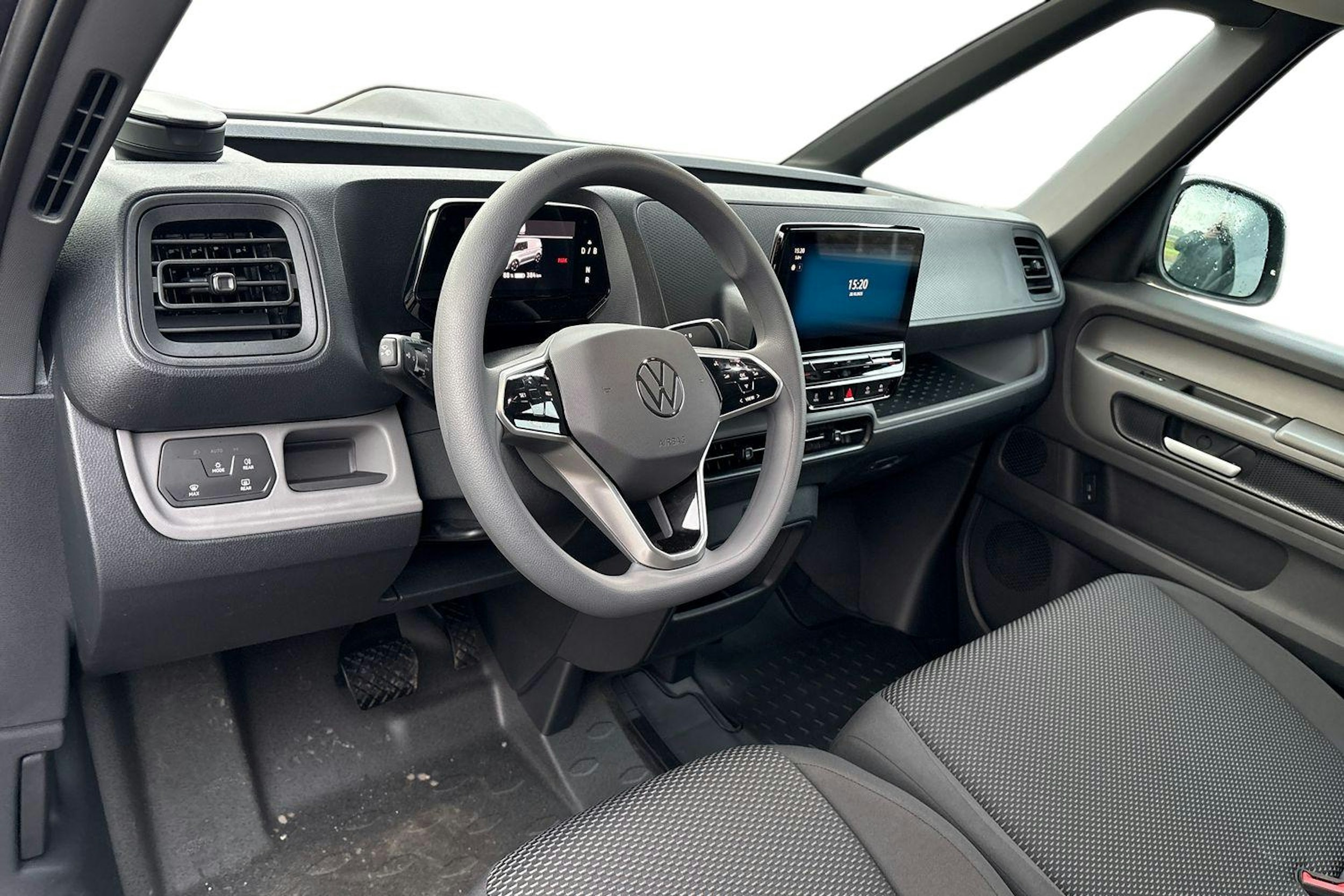 sininen Volkswagen ID. Buzz Cargo 2025 kuva 7.