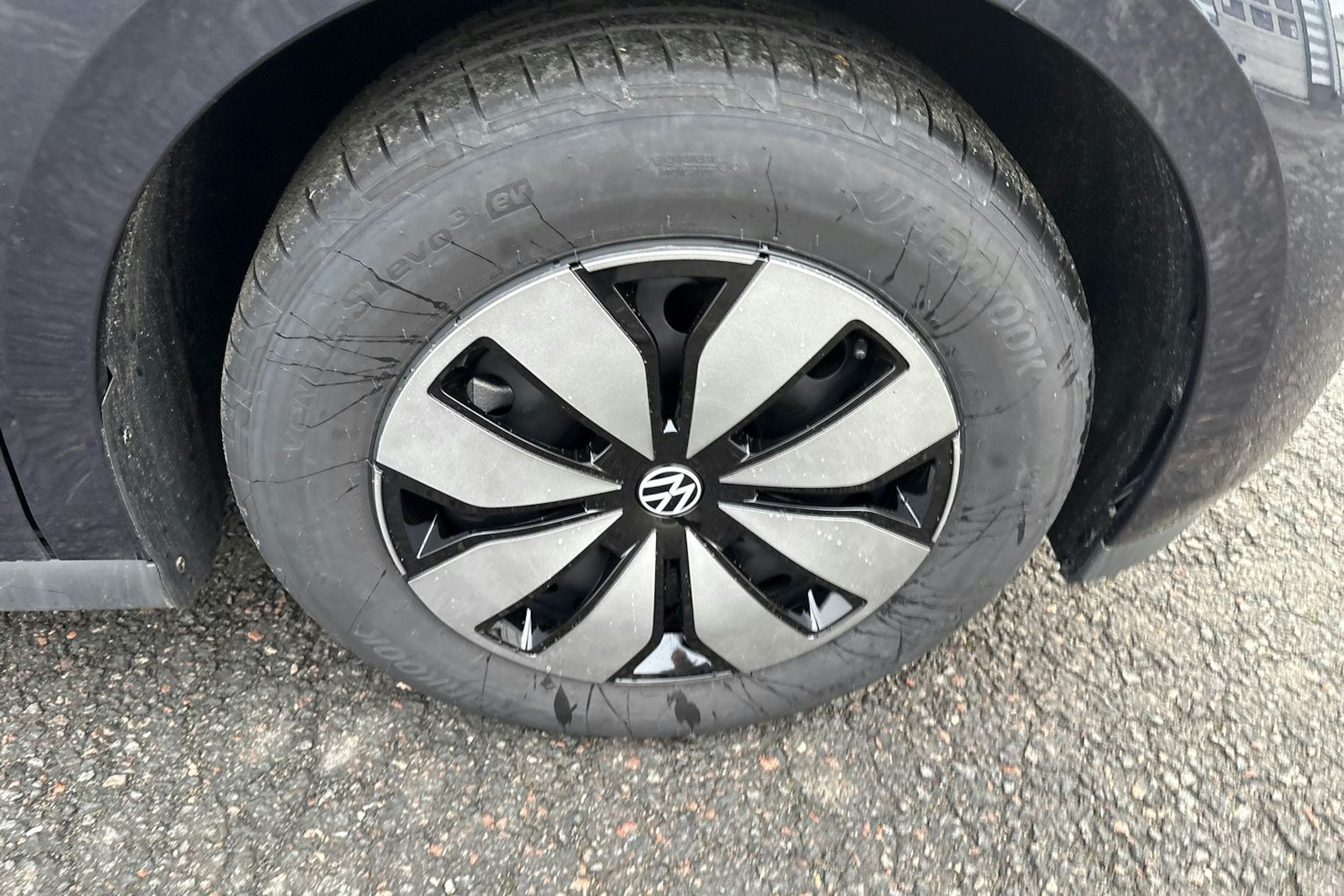 sininen Volkswagen ID. Buzz Cargo 2025 kuva 9.