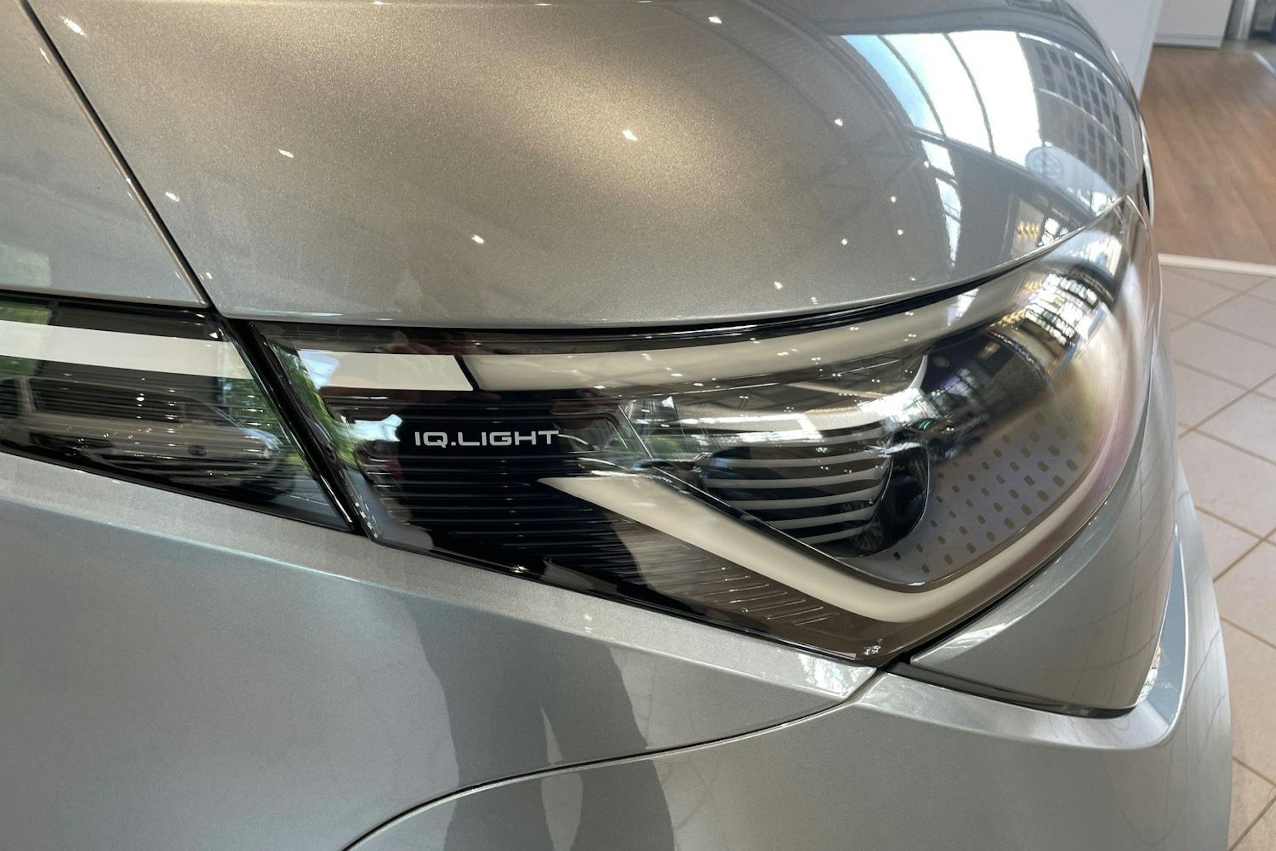 met. harmaa Volkswagen ID. Buzz Cargo 2025 kuva 13.