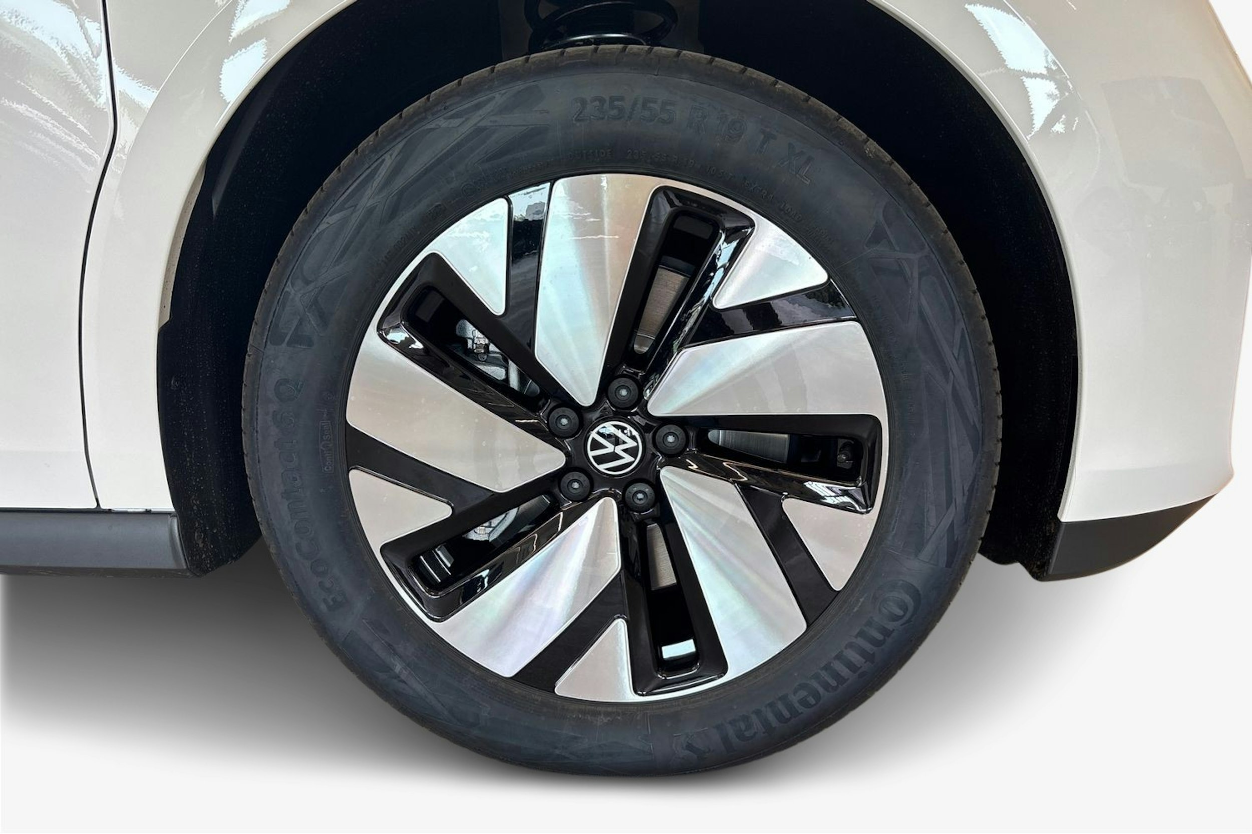 valkoinen Volkswagen ID. Buzz Cargo 2025 kuva 9.