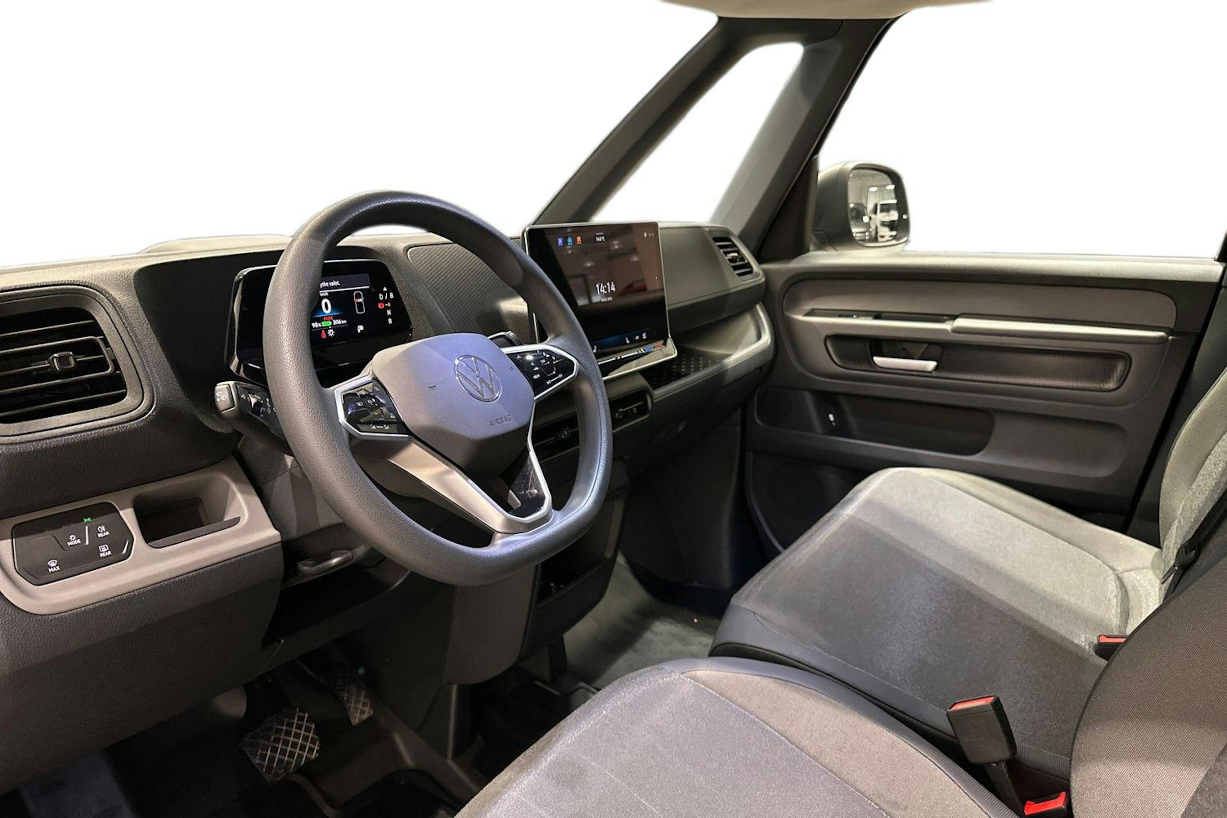 Musta Volkswagen ID. Buzz Cargo 2025 kuva 6.