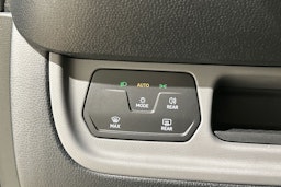 Musta Volkswagen ID. Buzz Cargo 2025 kuva 14.