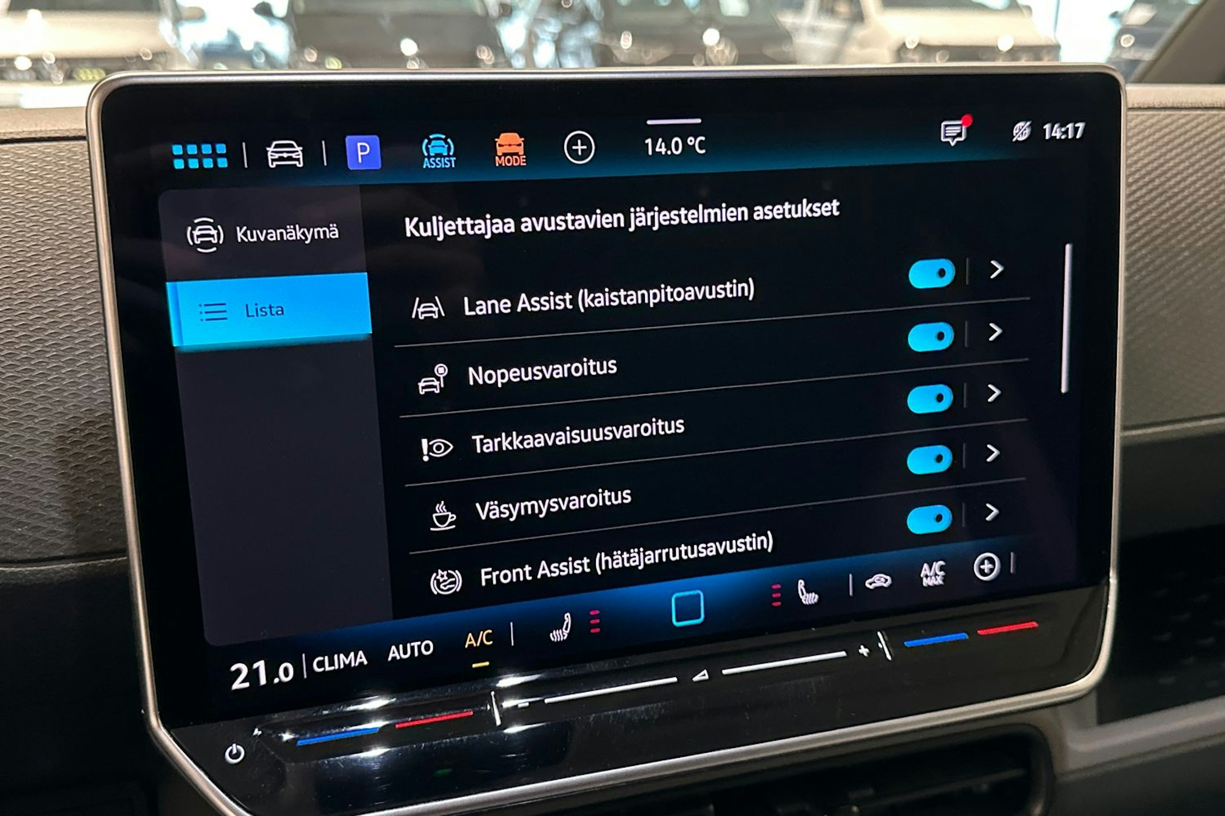 Musta Volkswagen ID. Buzz Cargo 2025 kuva 18.