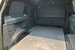 Musta Volkswagen ID. Buzz Cargo 2025 kuva 24.