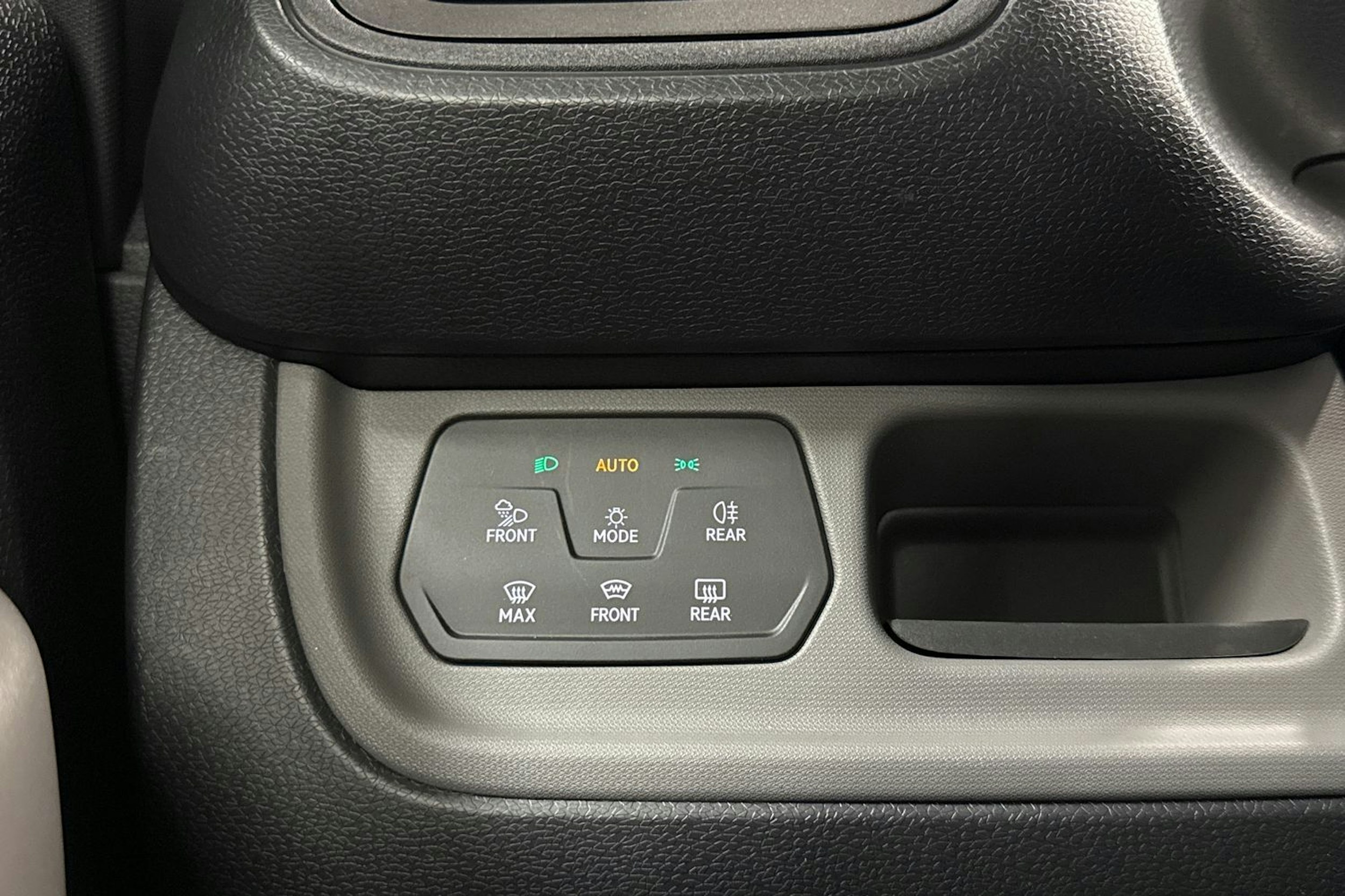 met. sininen Volkswagen ID. Buzz Cargo 2026 kuva 15.