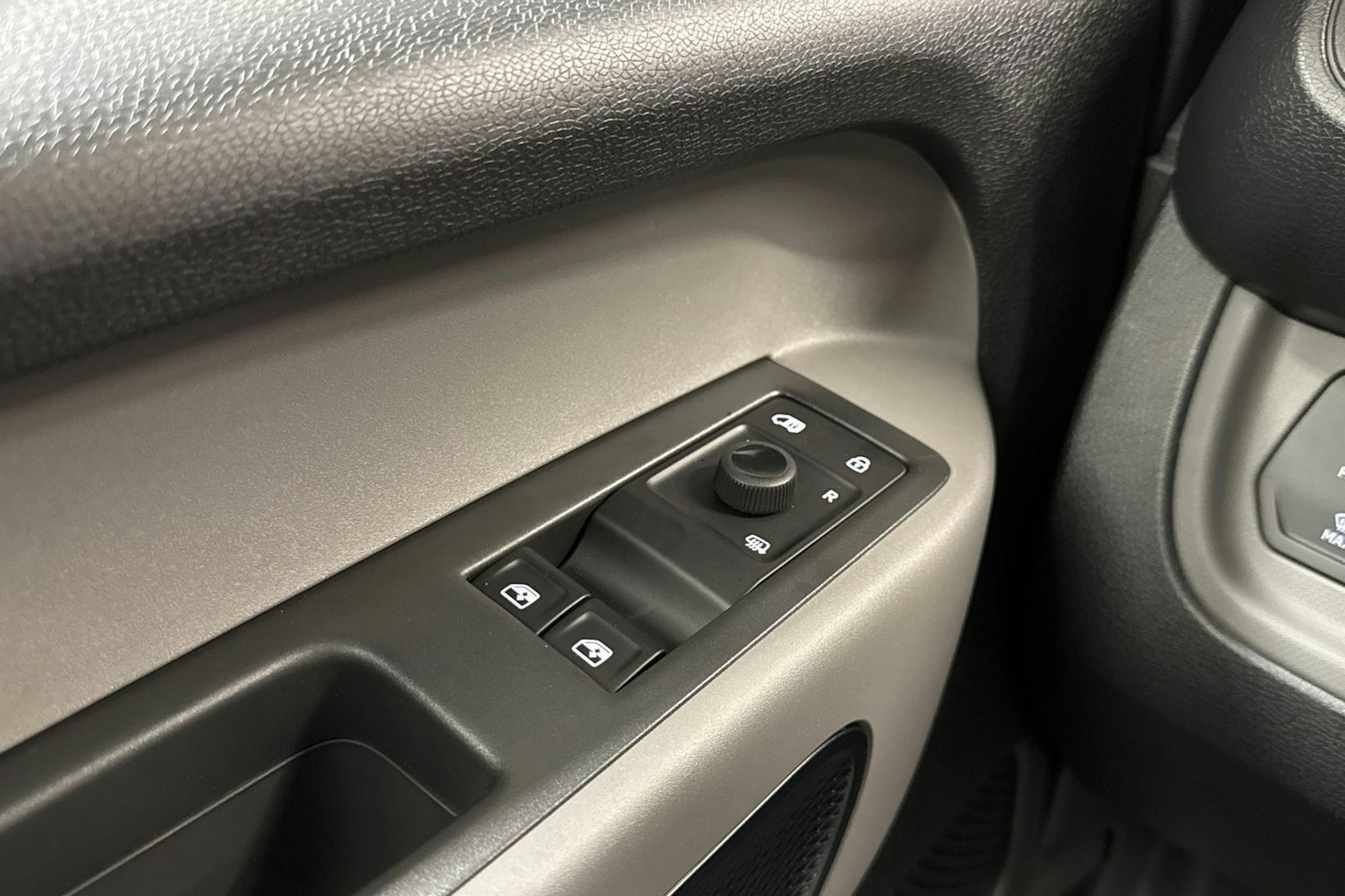 met. sininen Volkswagen ID. Buzz Cargo 2026 kuva 16.