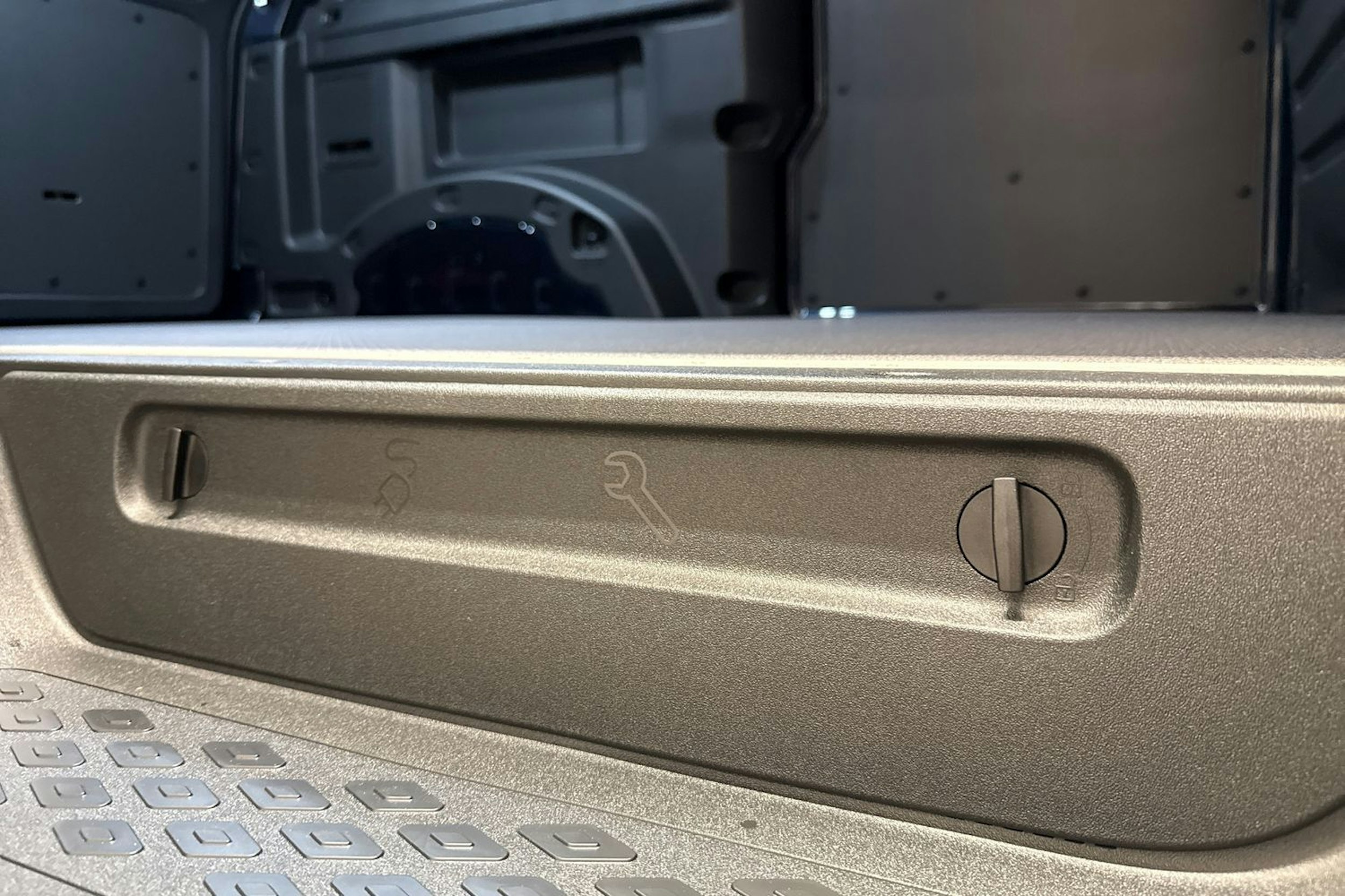 met. sininen Volkswagen ID. Buzz Cargo 2026 kuva 24.