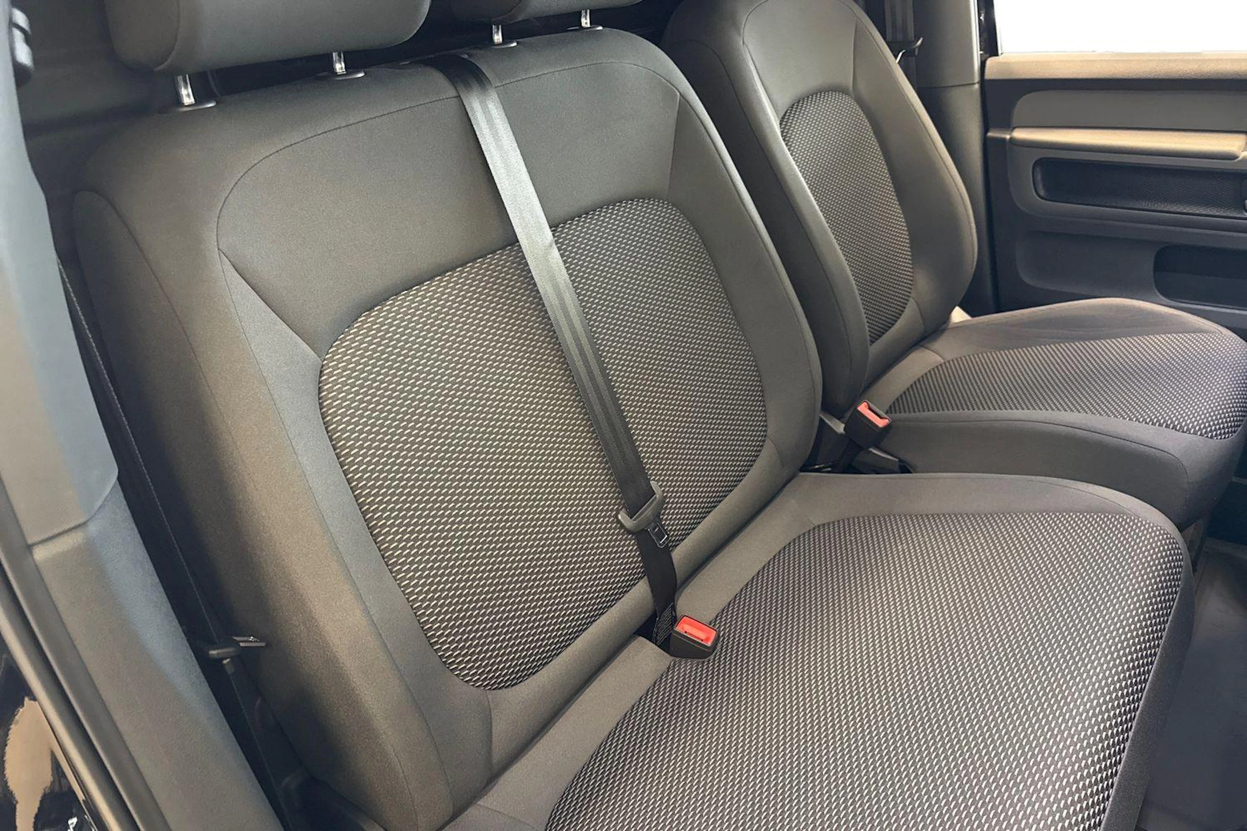 met. musta Volkswagen ID. Buzz Cargo 2026 kuva 8.