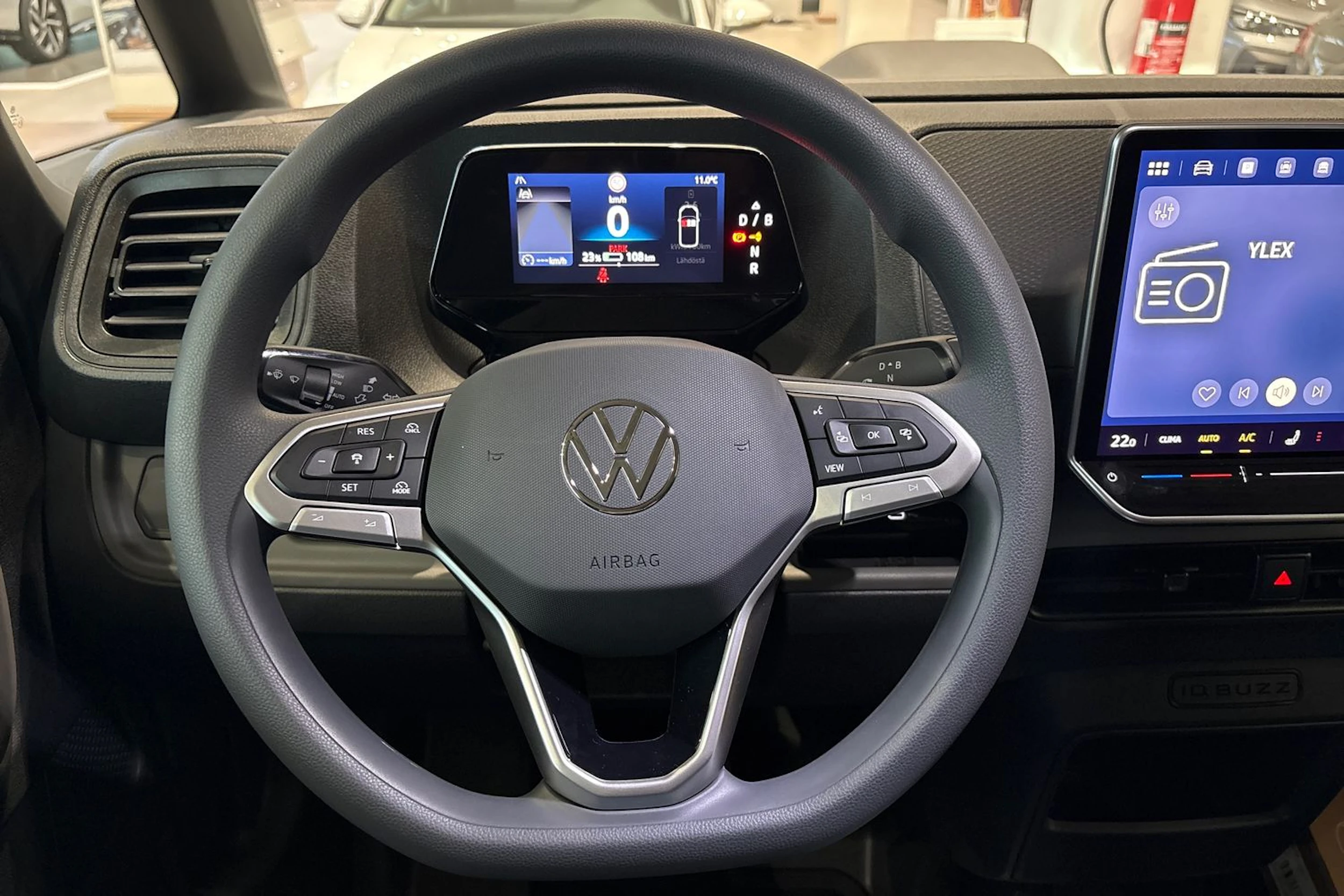 valkoinen Volkswagen ID. Buzz Cargo 2026 kuva 14.