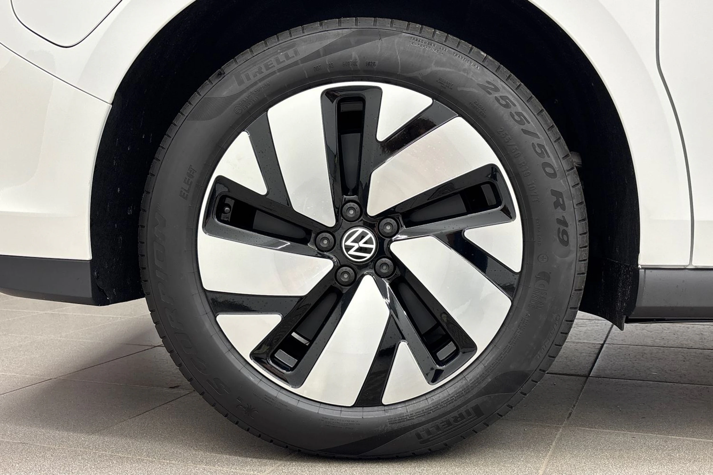 valkoinen Volkswagen ID. Buzz Cargo 2026 kuva 10.