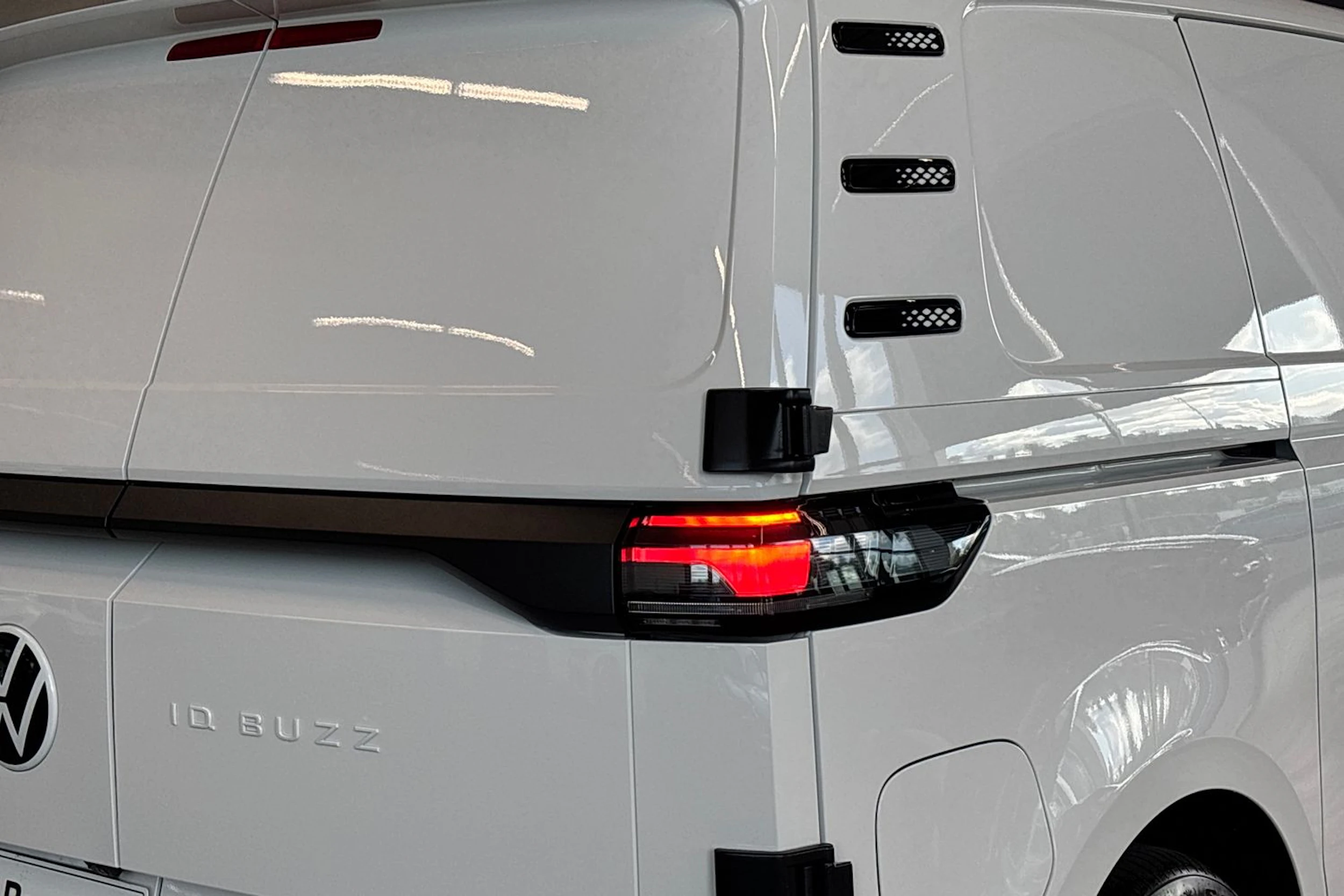 valkoinen Volkswagen ID. Buzz Cargo 2026 kuva 14.