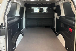 valkoinen Volkswagen ID. Buzz Cargo 2026 kuva 16.