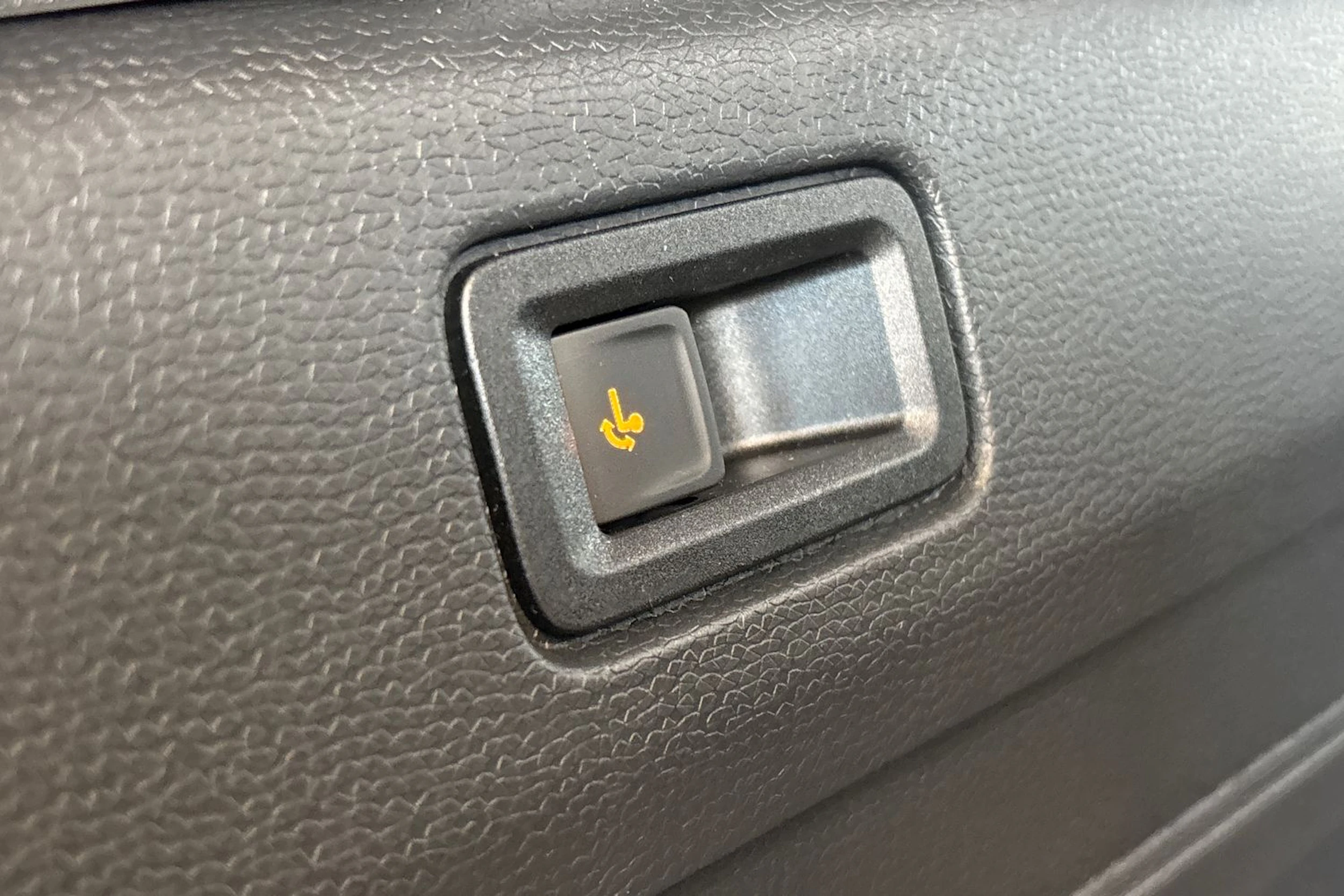 valkoinen Volkswagen ID. Buzz Cargo 2026 kuva 18.