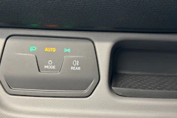 valkoinen Volkswagen ID. Buzz Cargo 2026 kuva 27.