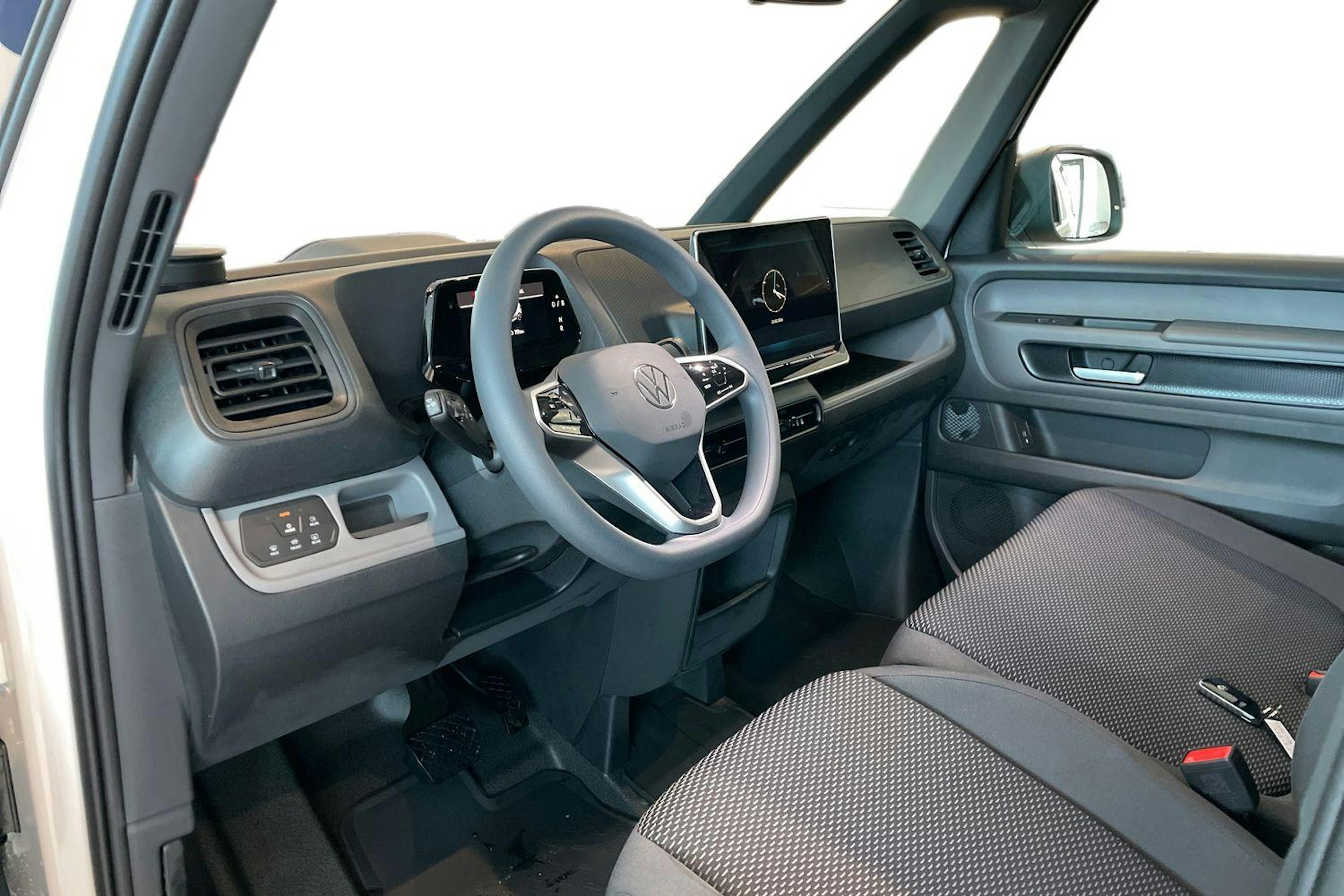 valkoinen Volkswagen ID. Buzz Cargo 2026 kuva 8.