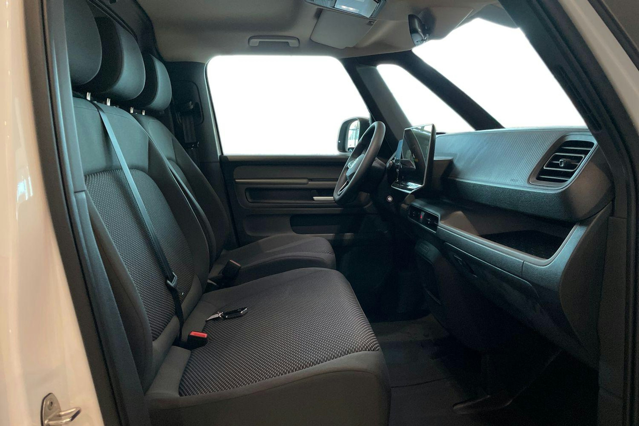 valkoinen Volkswagen ID. Buzz Cargo 2026 kuva 11.